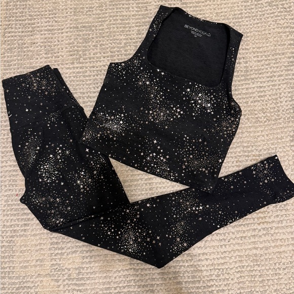 Beyond Yoga Pants - Beyond Yoga Black and White Starry Activewear Set